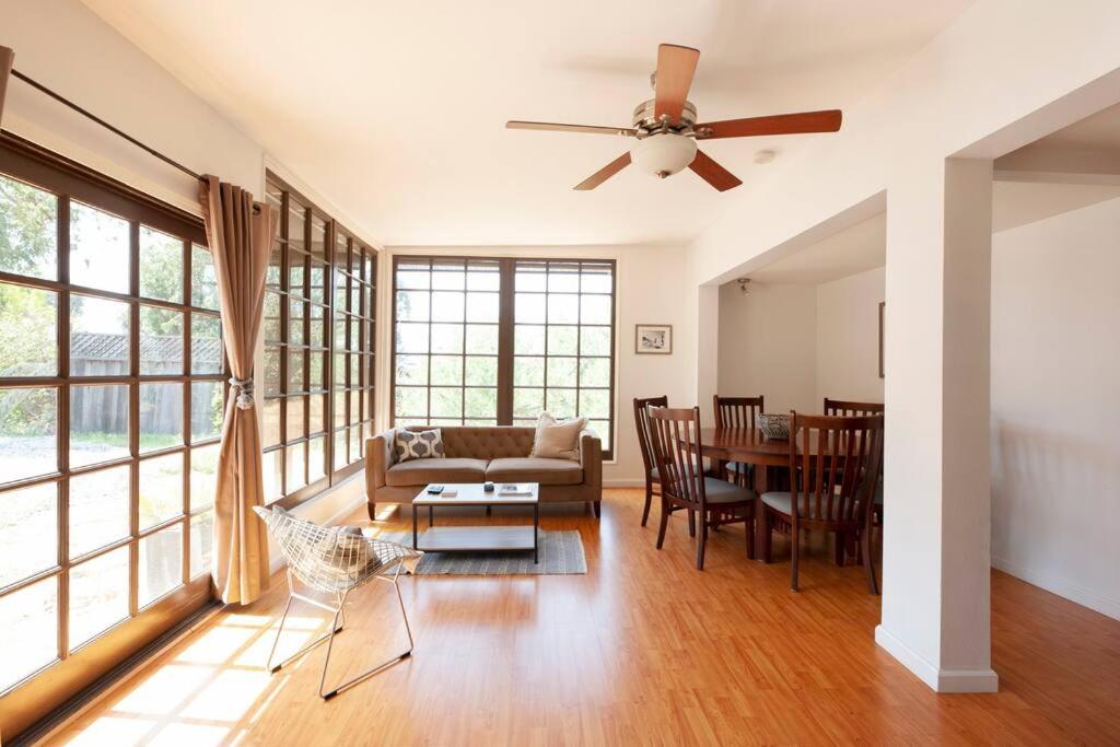 30 PCT OFF!! Limited Time! Malibu Serene Cottage with King Bed, Near Beach Hiking Trails Central Malibu - Property Image 2