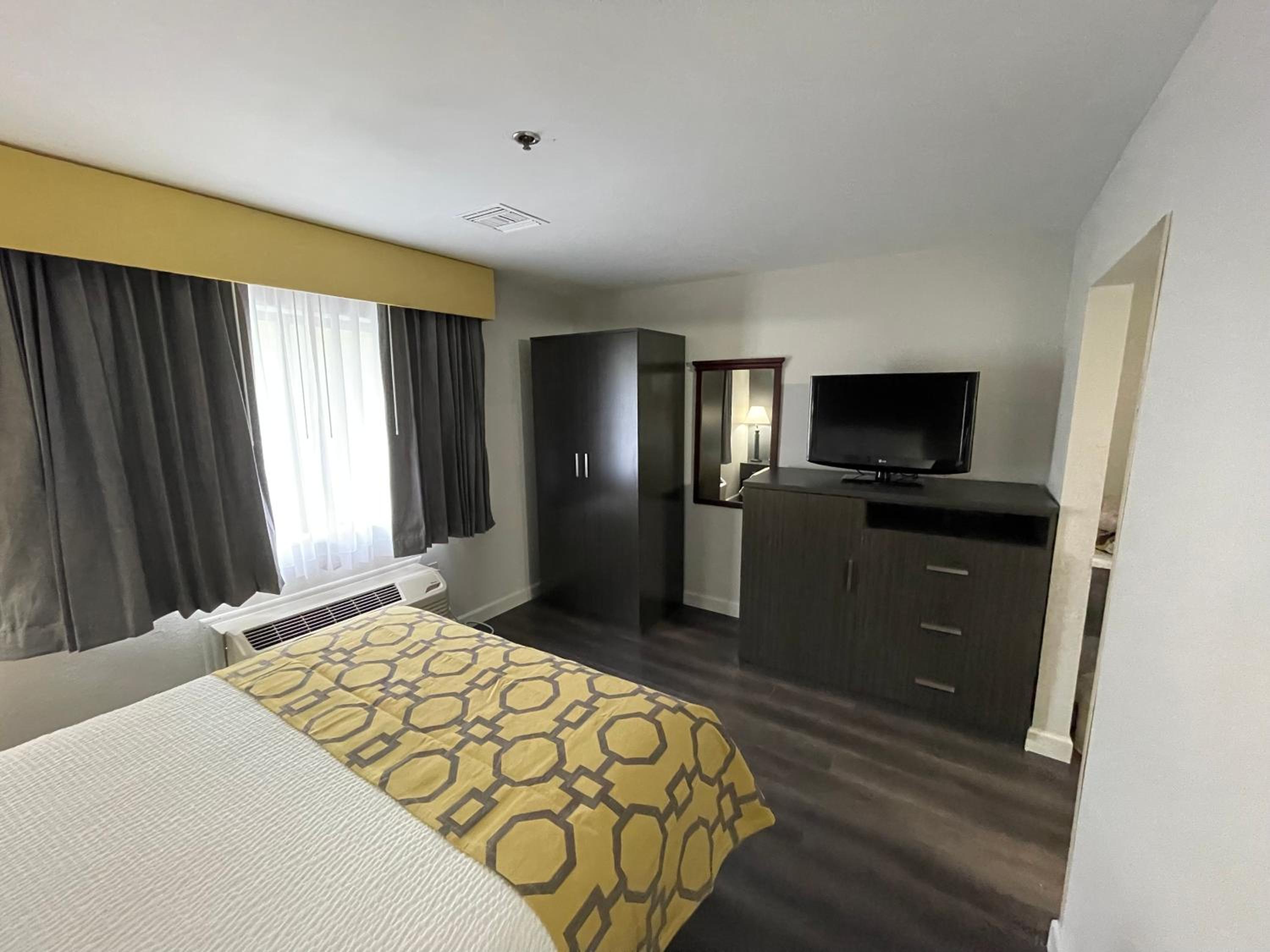 Baymont by Wyndham Branford/New Haven - Property Image 2