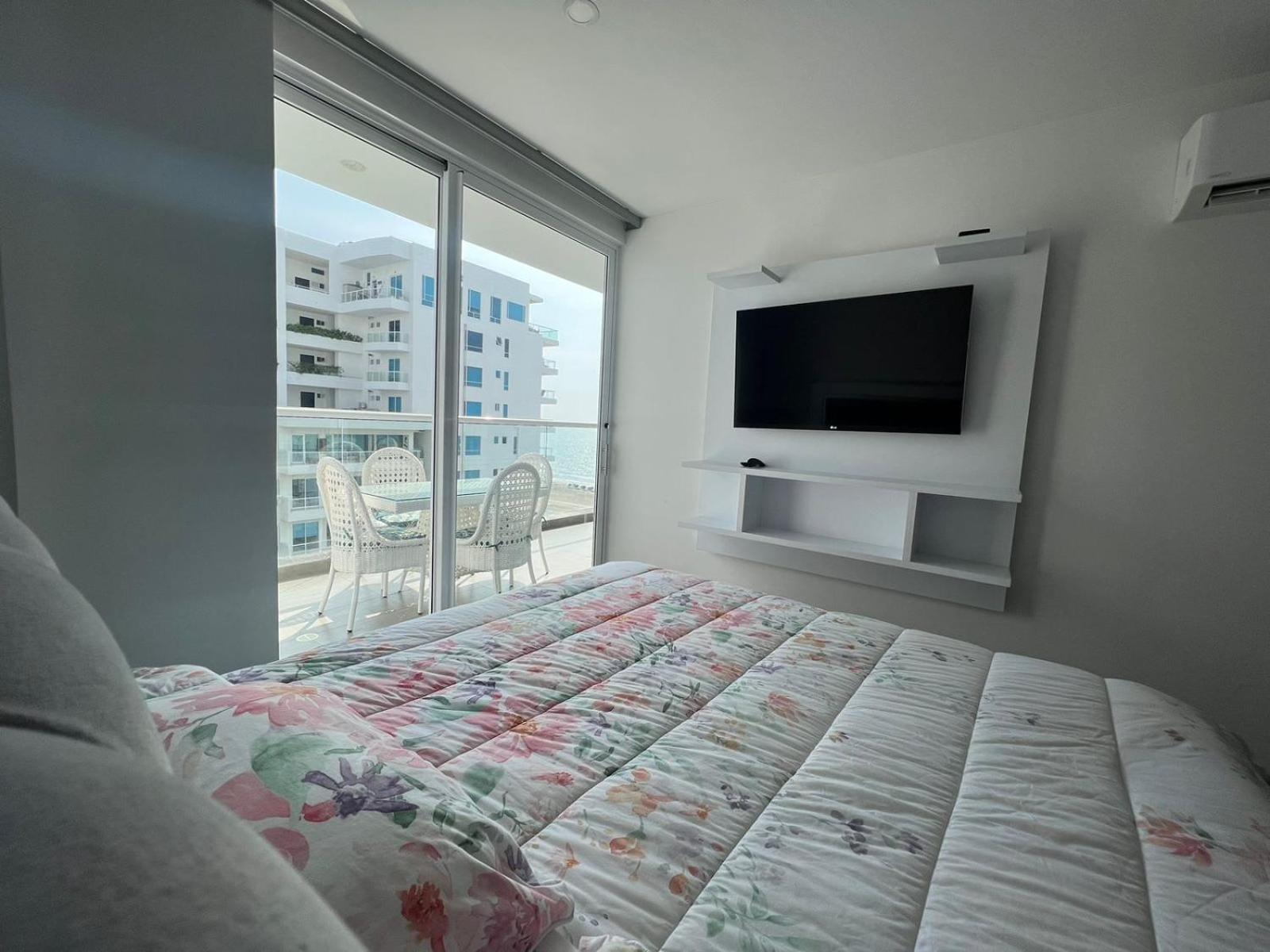 Hermoso apartamento con vista al mar y salida directa a la playa