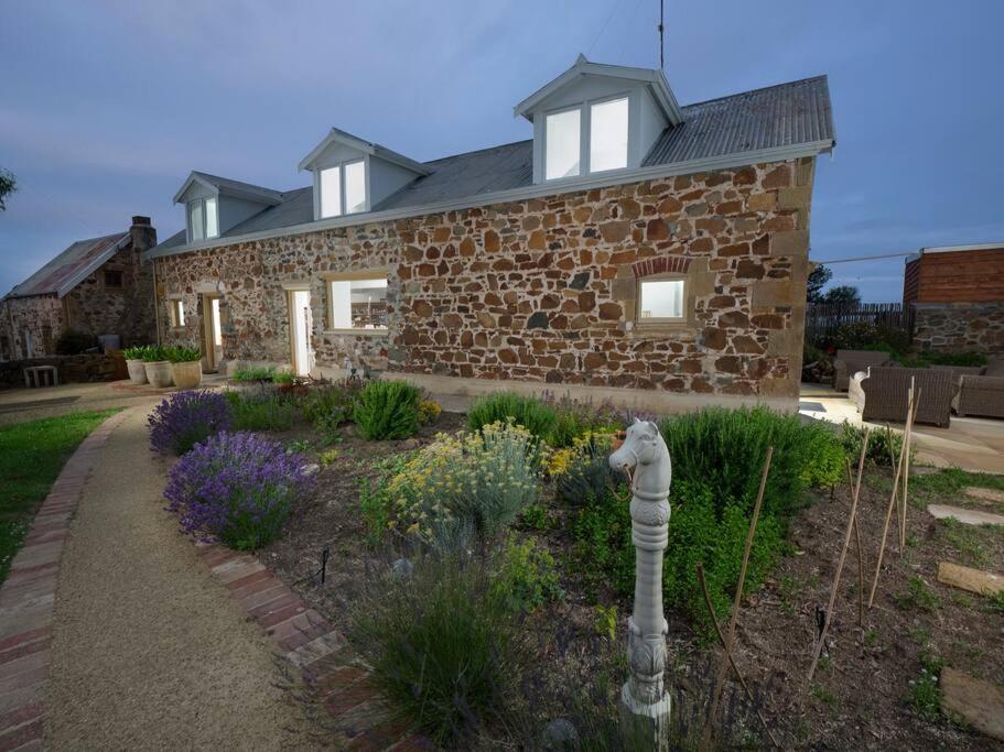 Heritage Coach House - Lisdillon - Waterfront