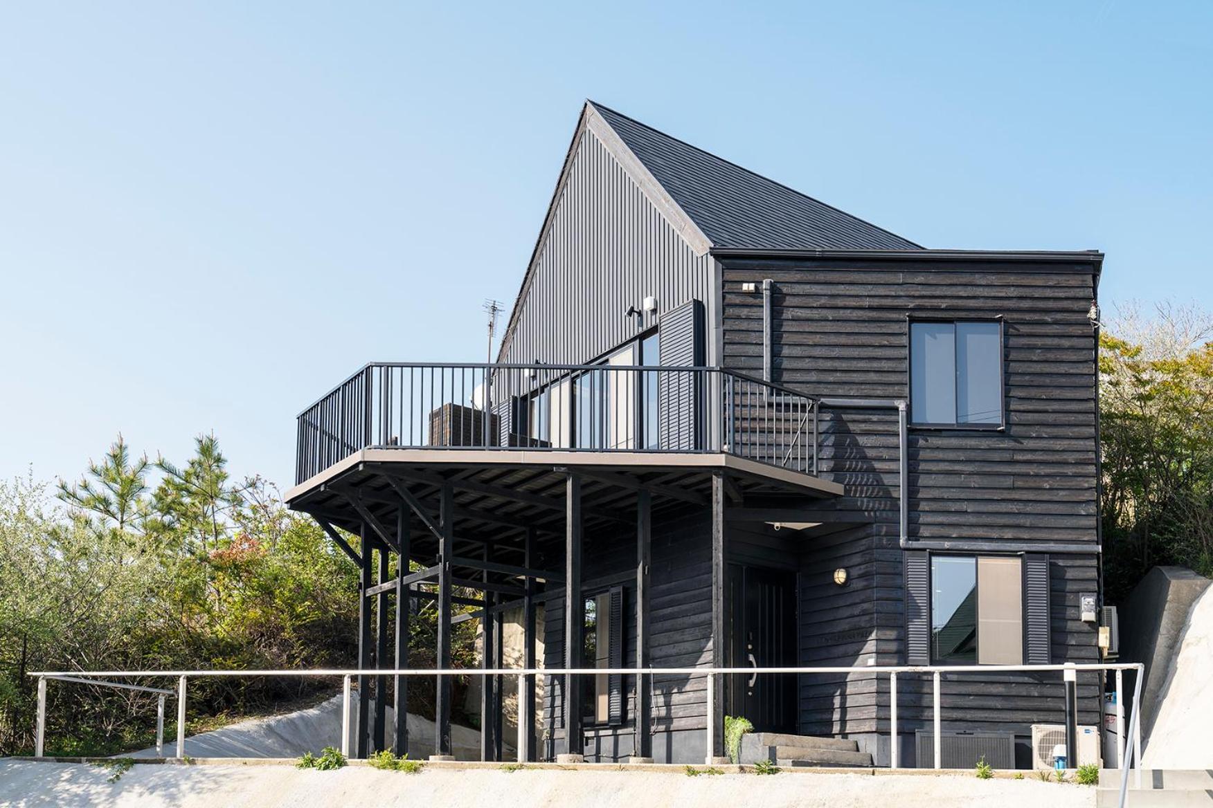 Hotel Goshikihama Villa - Image 1