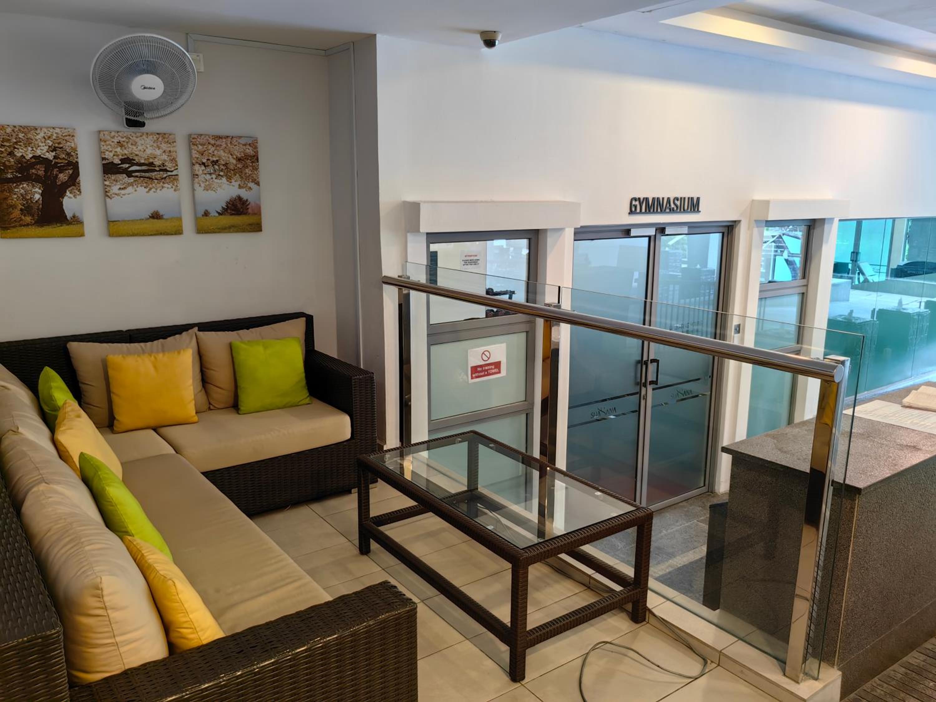 703 KLCC 5 minutes to Alor Street Ceylon Pavilion 3 Room Apt for 10 Pax