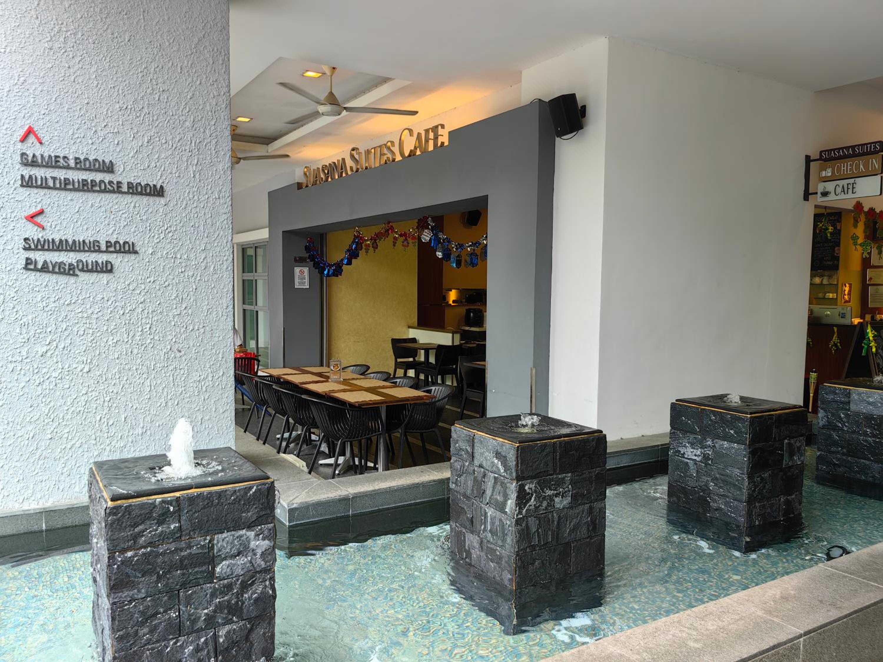 703 KLCC 5 minutes to Alor Street Ceylon Pavilion 3 Room Apt for 10 Pax