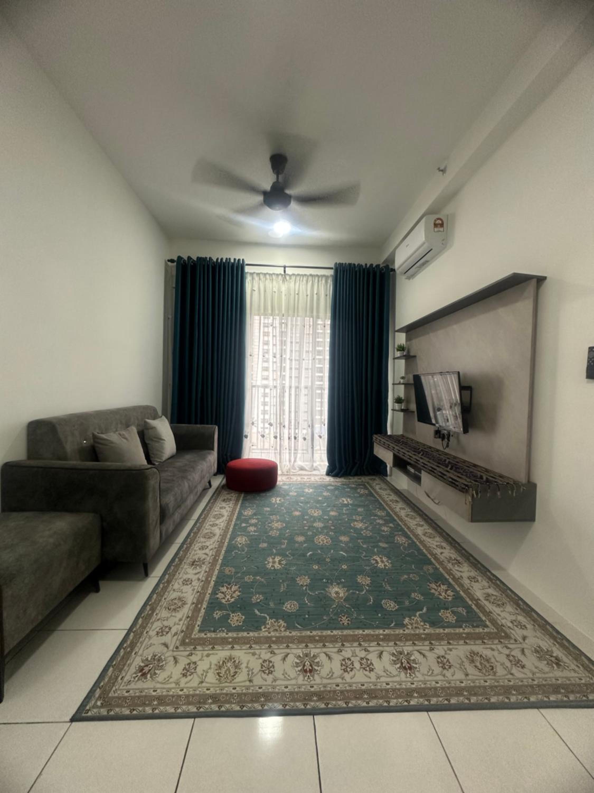 IQ Homestay Cybersouth with Swimming Pool photo 1