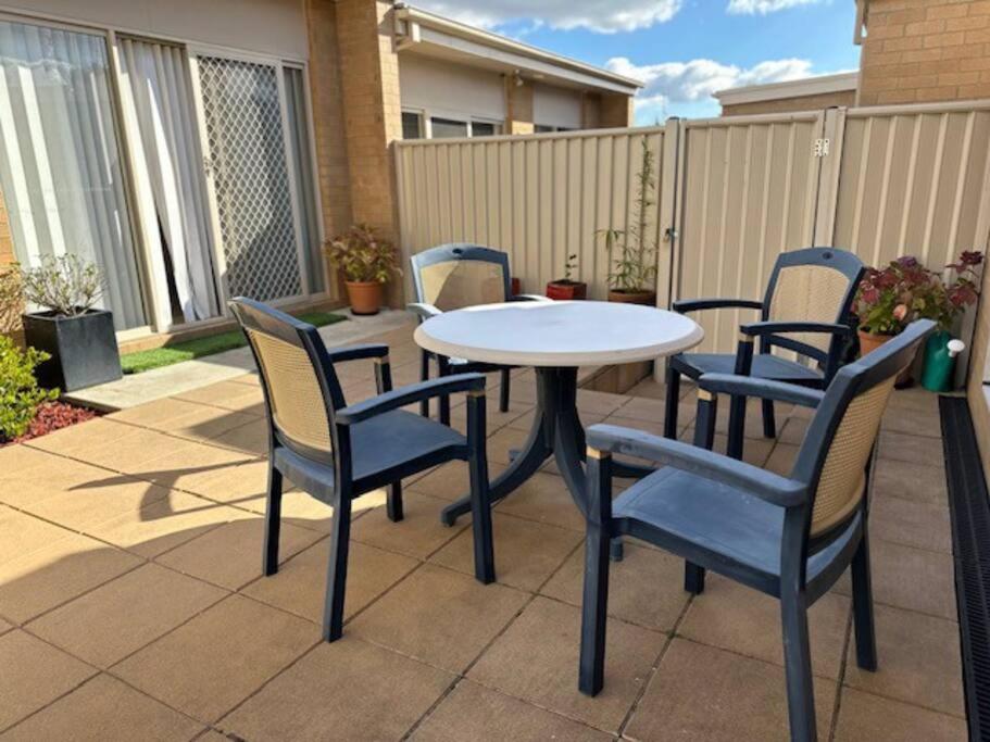 Hotel Townhouse in Franklin - Image 1