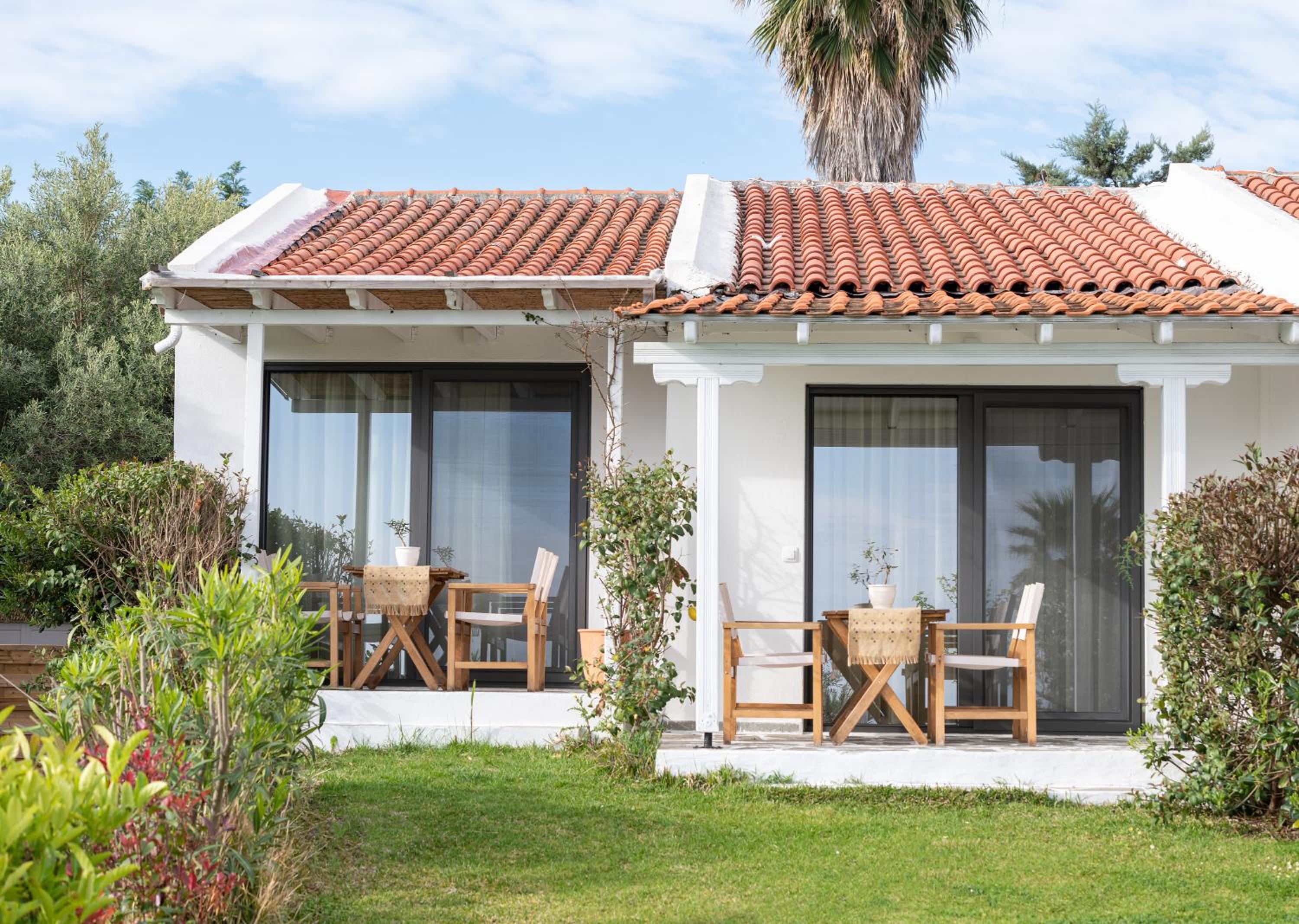 Hotel Bungalows Iphigenia - Image 1