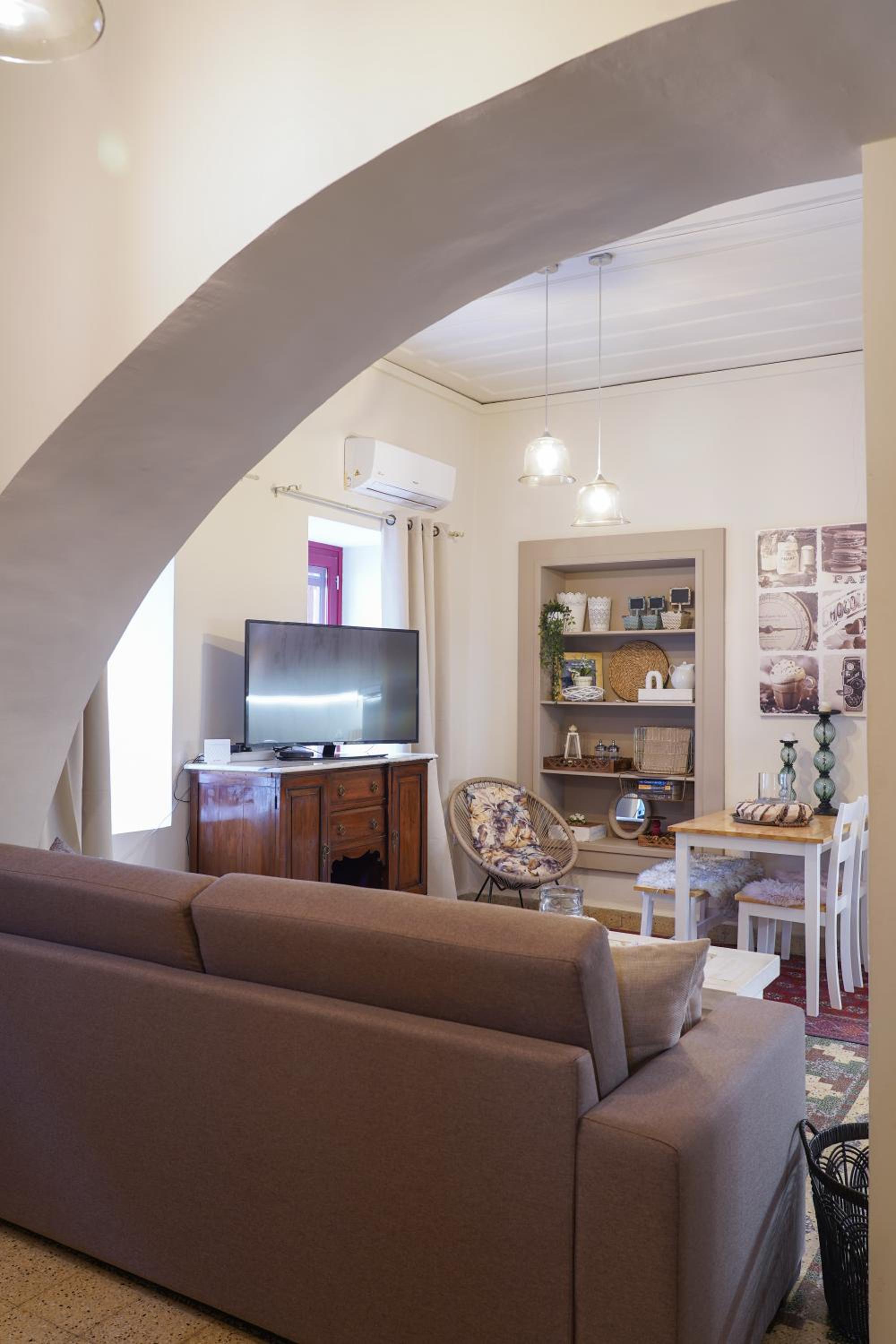 Traditional house of 1898 in the heart of old town of Nafplio view 4