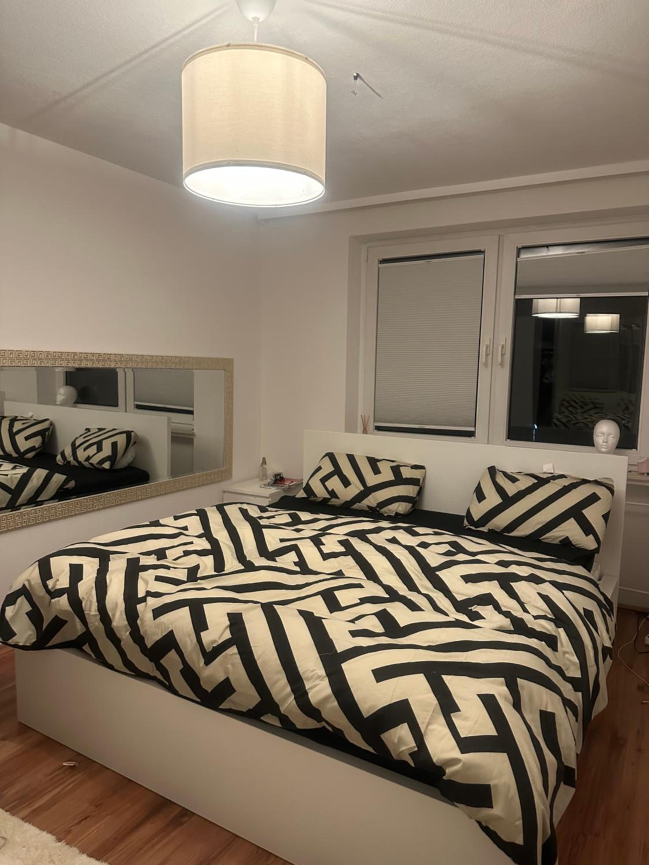 Helle mit Balkon 5 Minuten zum Pool 60q central ,otopark ,Netflix