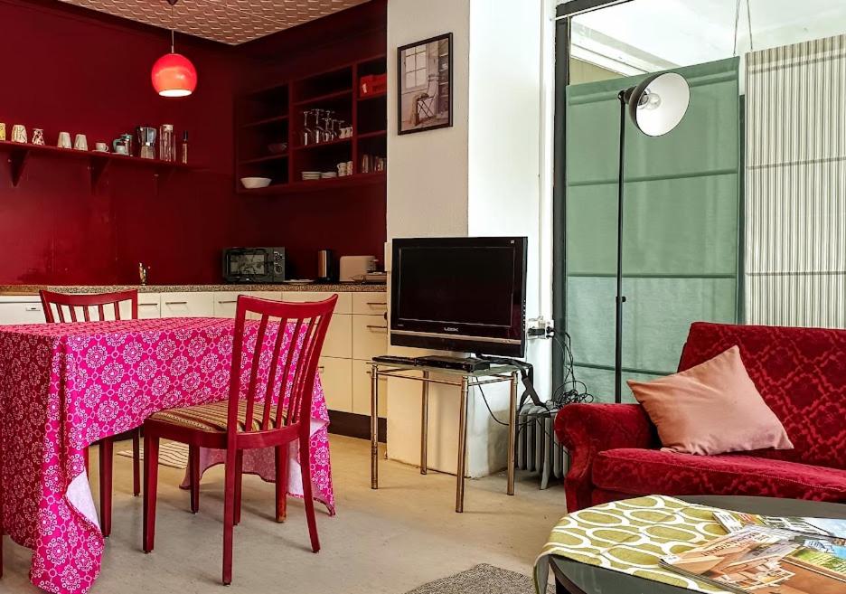 Lounge-Style-Hostel