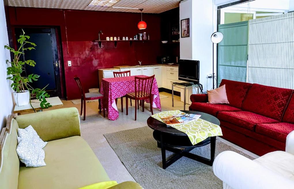 Lounge-Style-Hostel