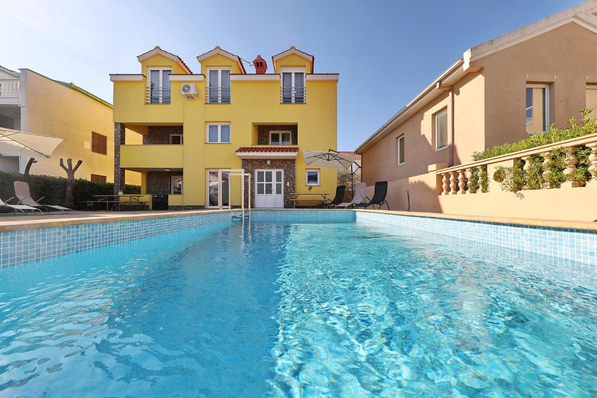 Apartments Oliva