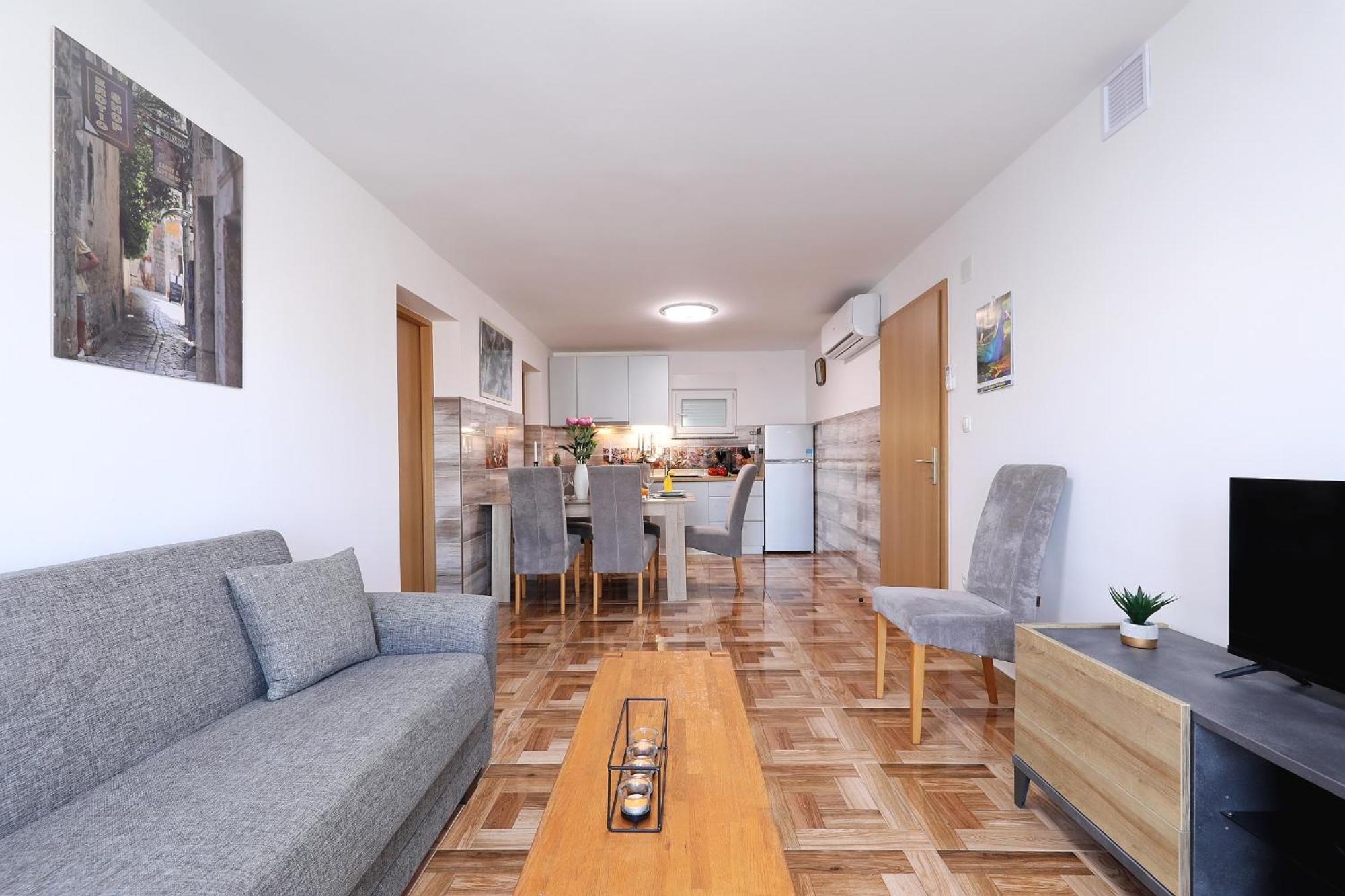 Apartments Oliva