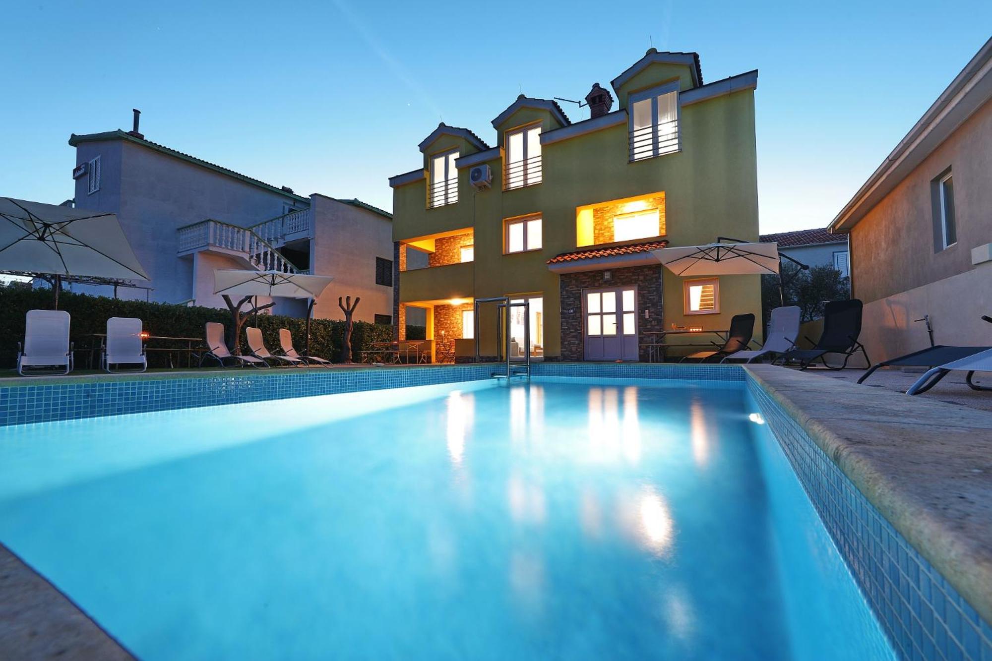 Apartments Oliva