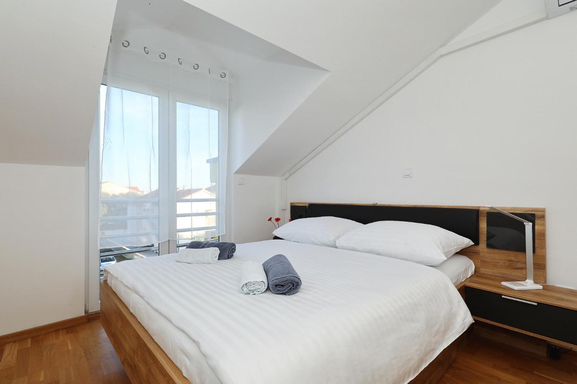 Apartments Oliva