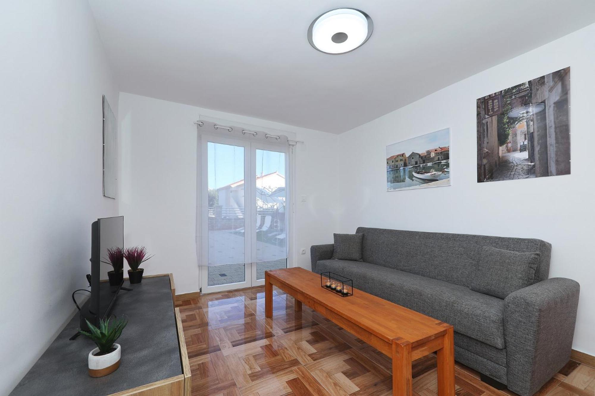 Apartments Oliva