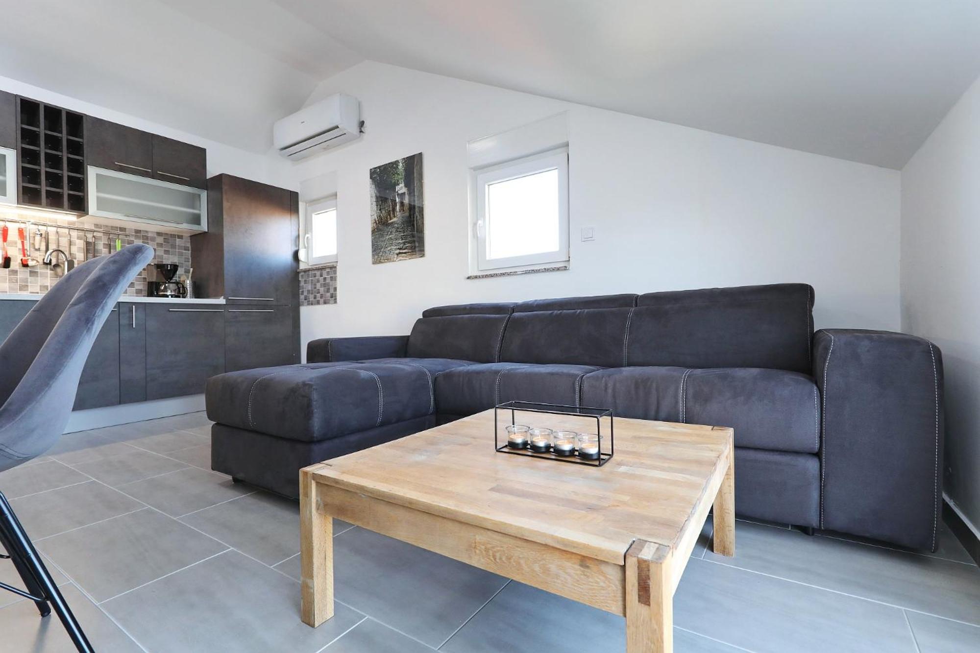 Apartments Oliva