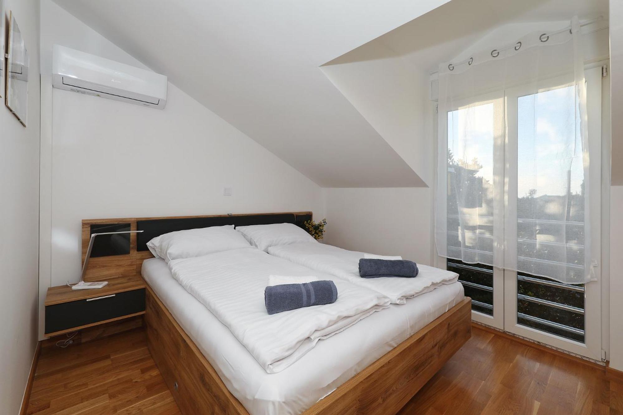 Apartments Oliva