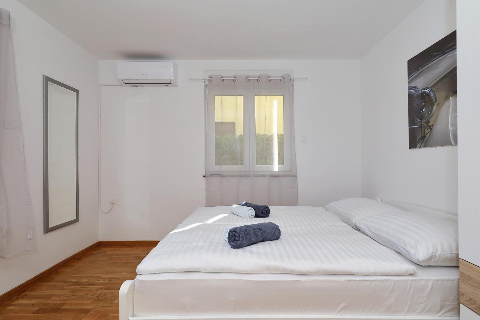 Apartments Oliva