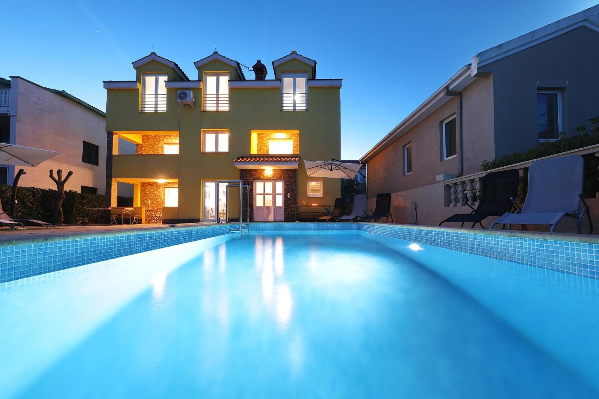 Apartments Oliva