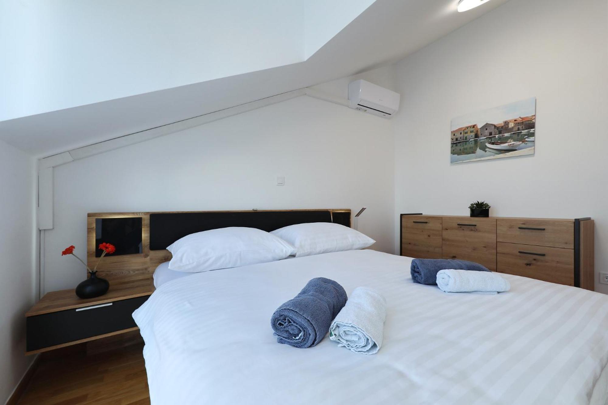Apartments Oliva