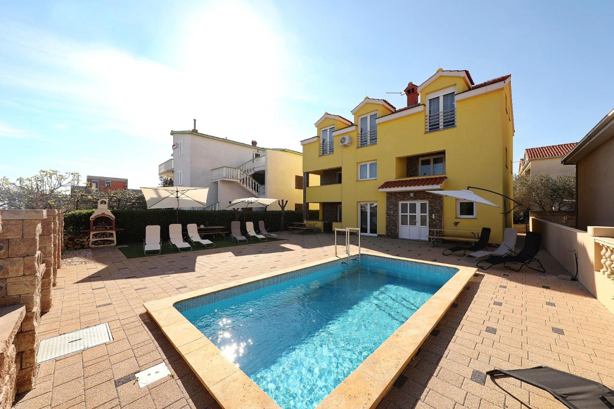 Apartments Oliva