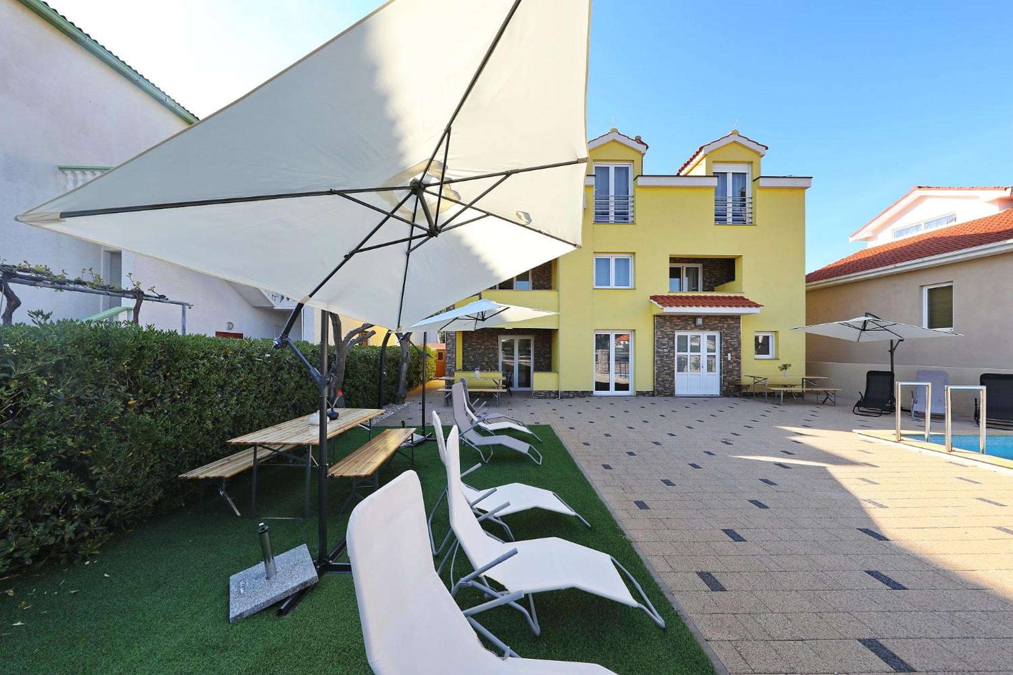 Apartments Oliva