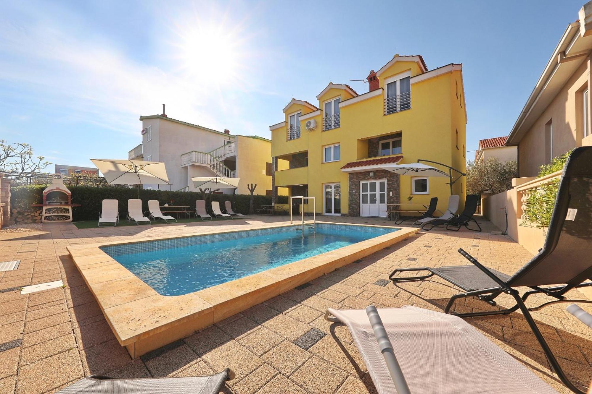 Apartments Oliva