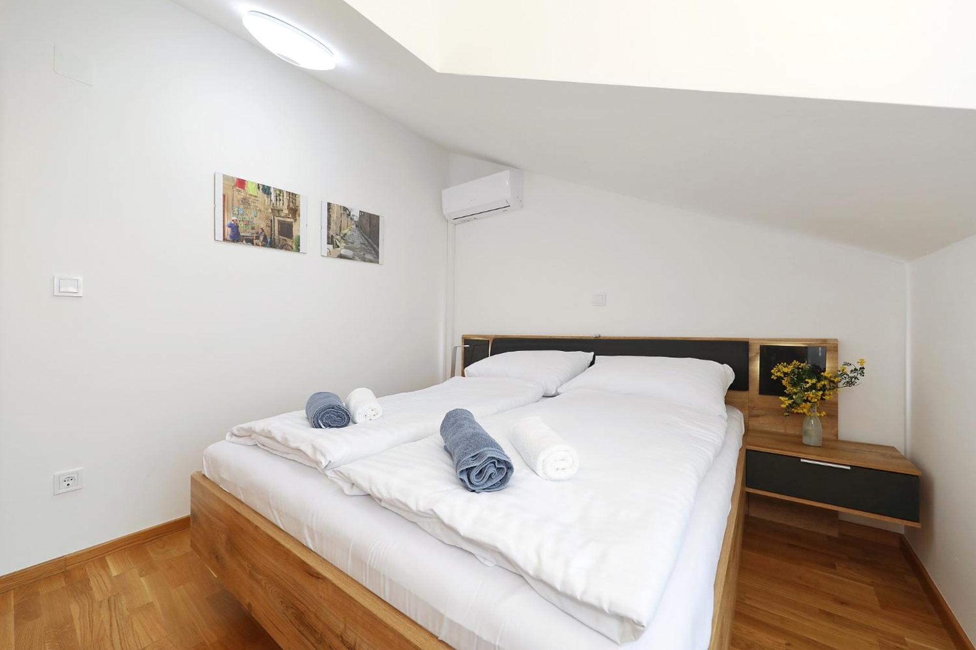 Apartments Oliva