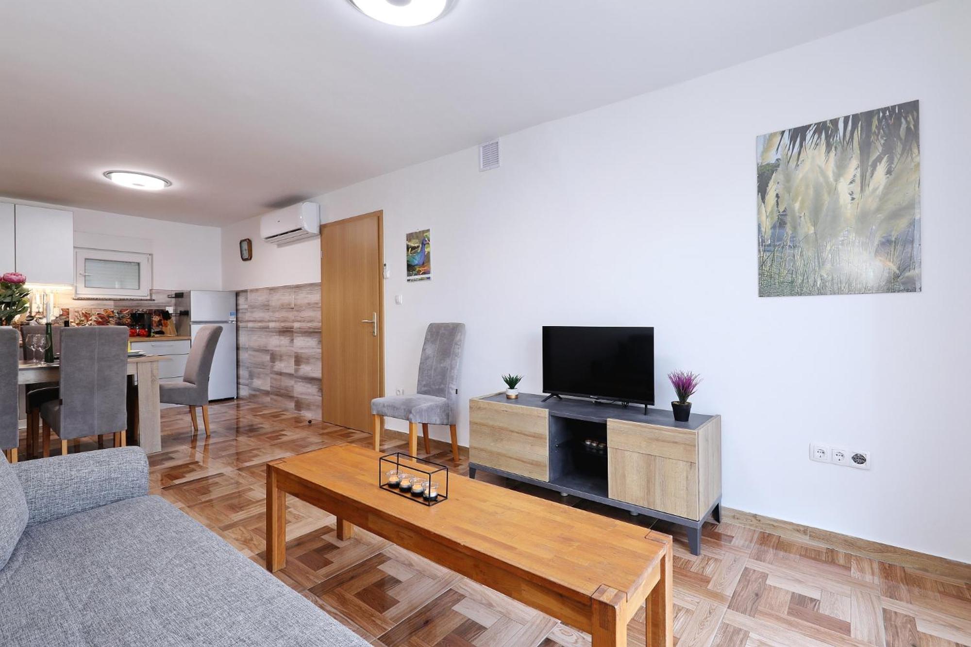 Apartments Oliva