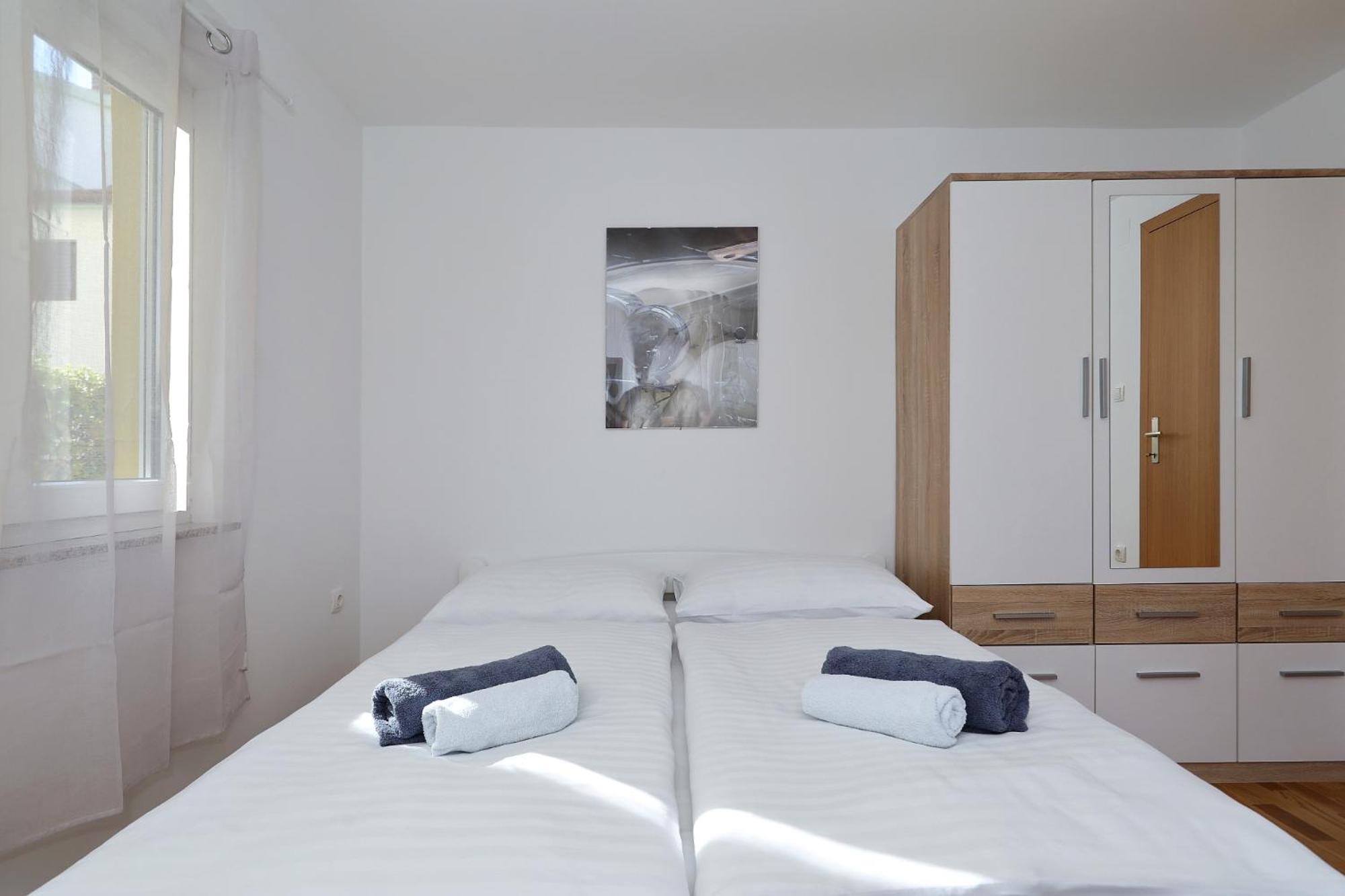 Apartments Oliva