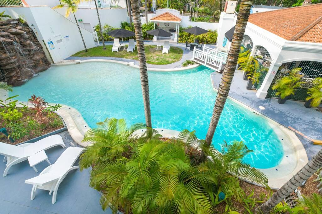 The Palms Retreat - Alassio Beachfront Resort