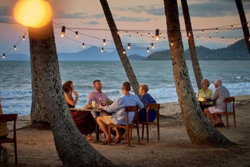 The Palms Retreat - Alassio Beachfront Resort