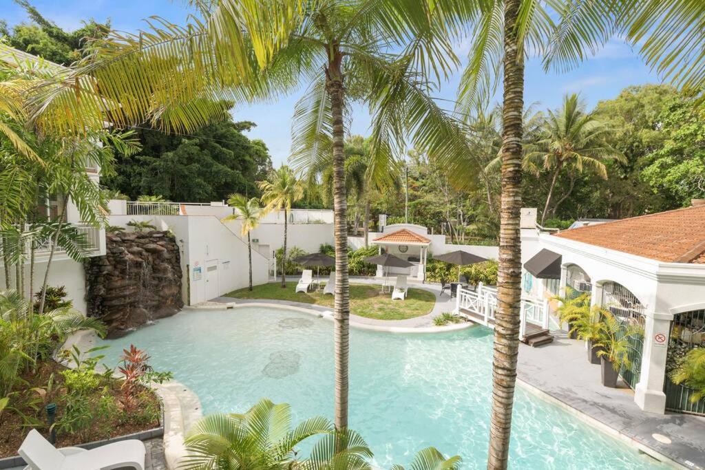 The Palms Retreat - Alassio Beachfront Resort