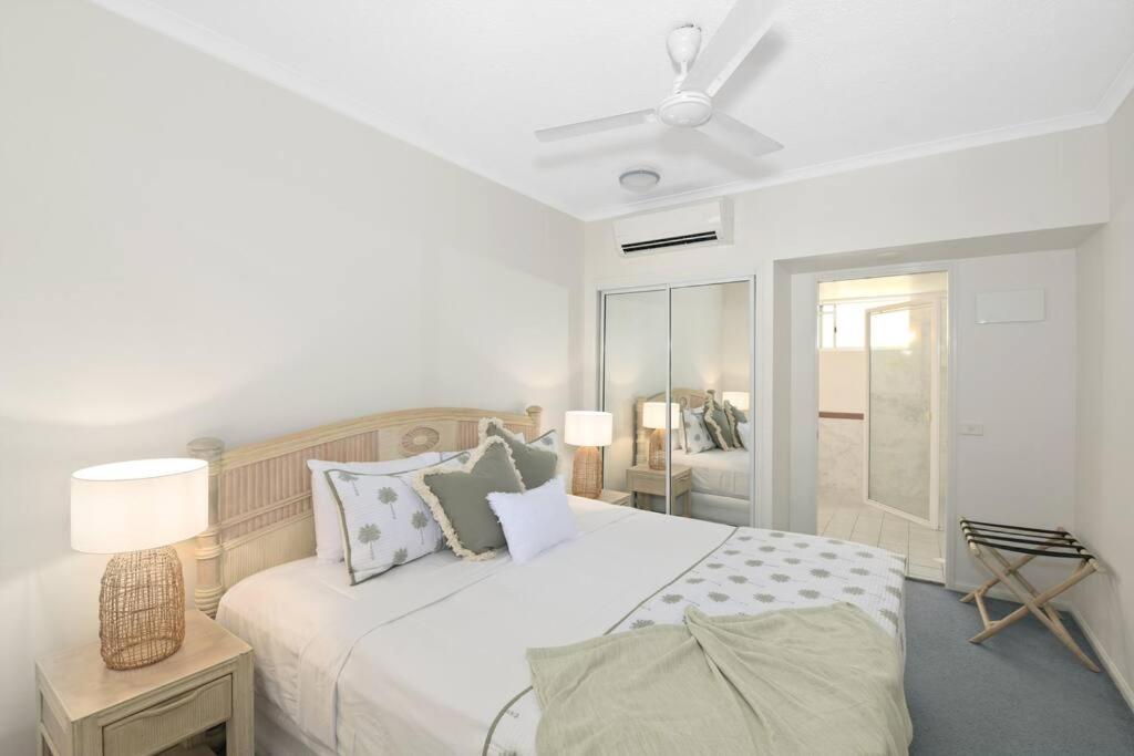 The Palms Retreat - Alassio Beachfront Resort