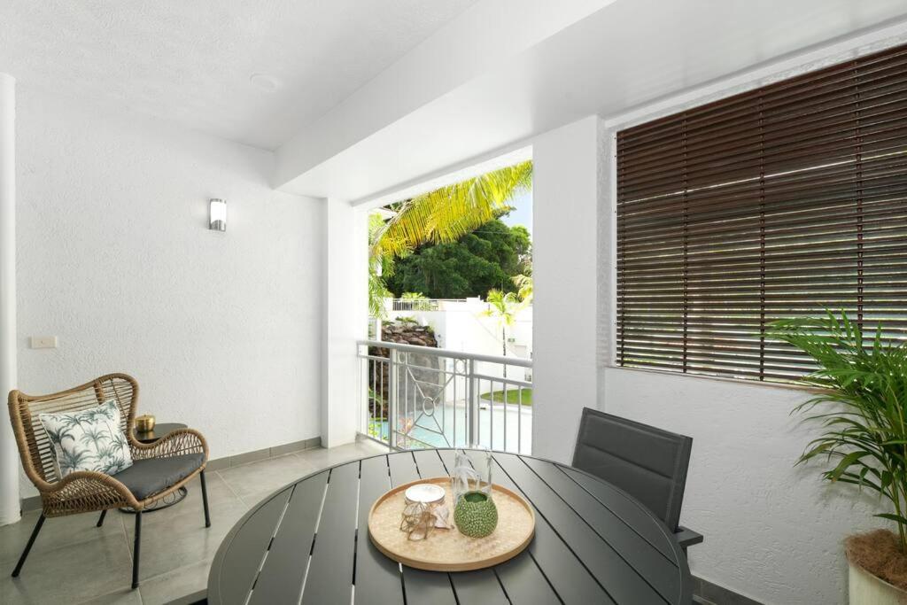 The Palms Retreat - Alassio Beachfront Resort