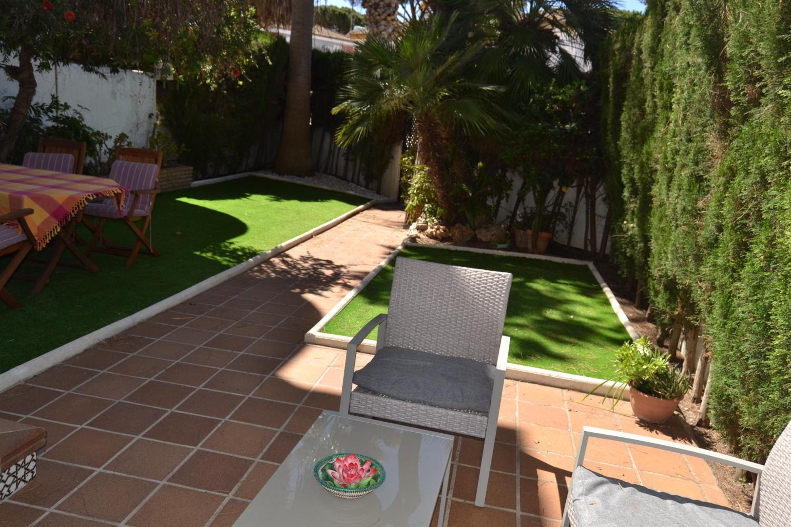 Hotel Apartamento en Playa Sancti Petri - Image 1