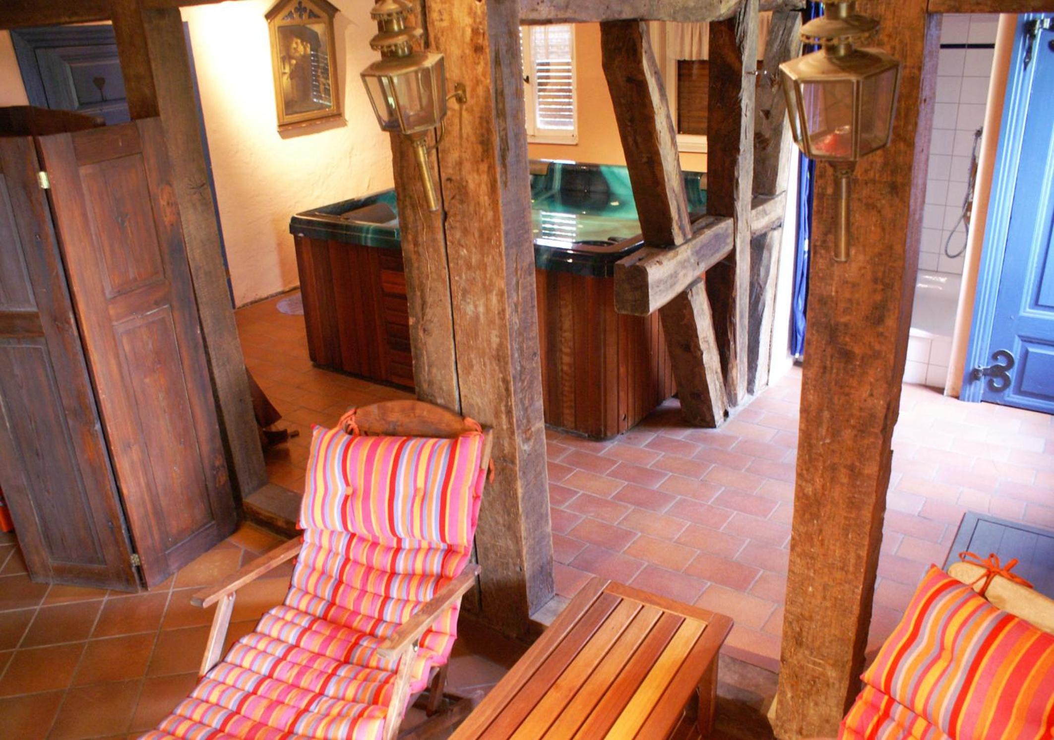 DEB 044 historisches Bauernhaus mit Sauna u Whirlpool