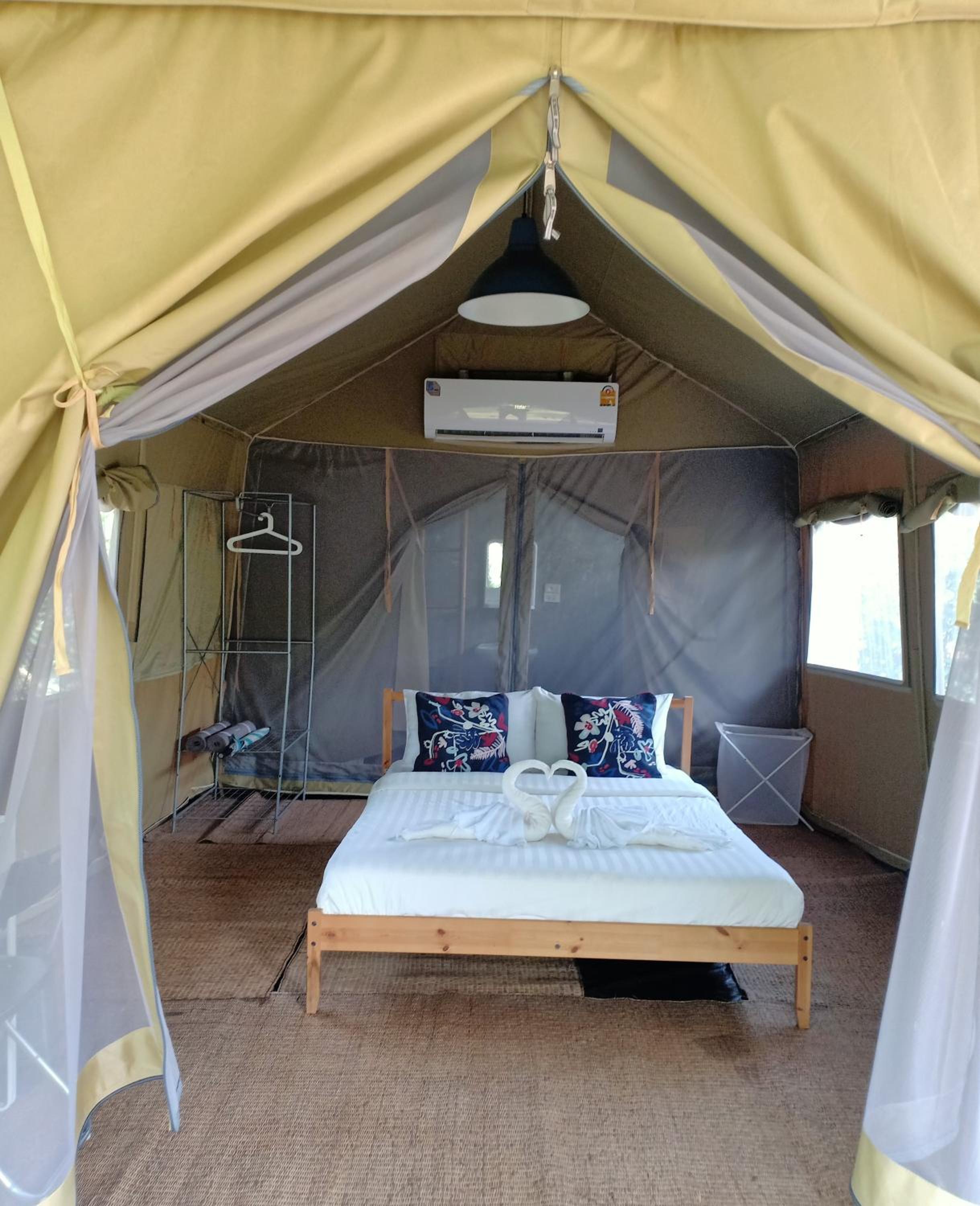 Naivacha Tent Koh Mak