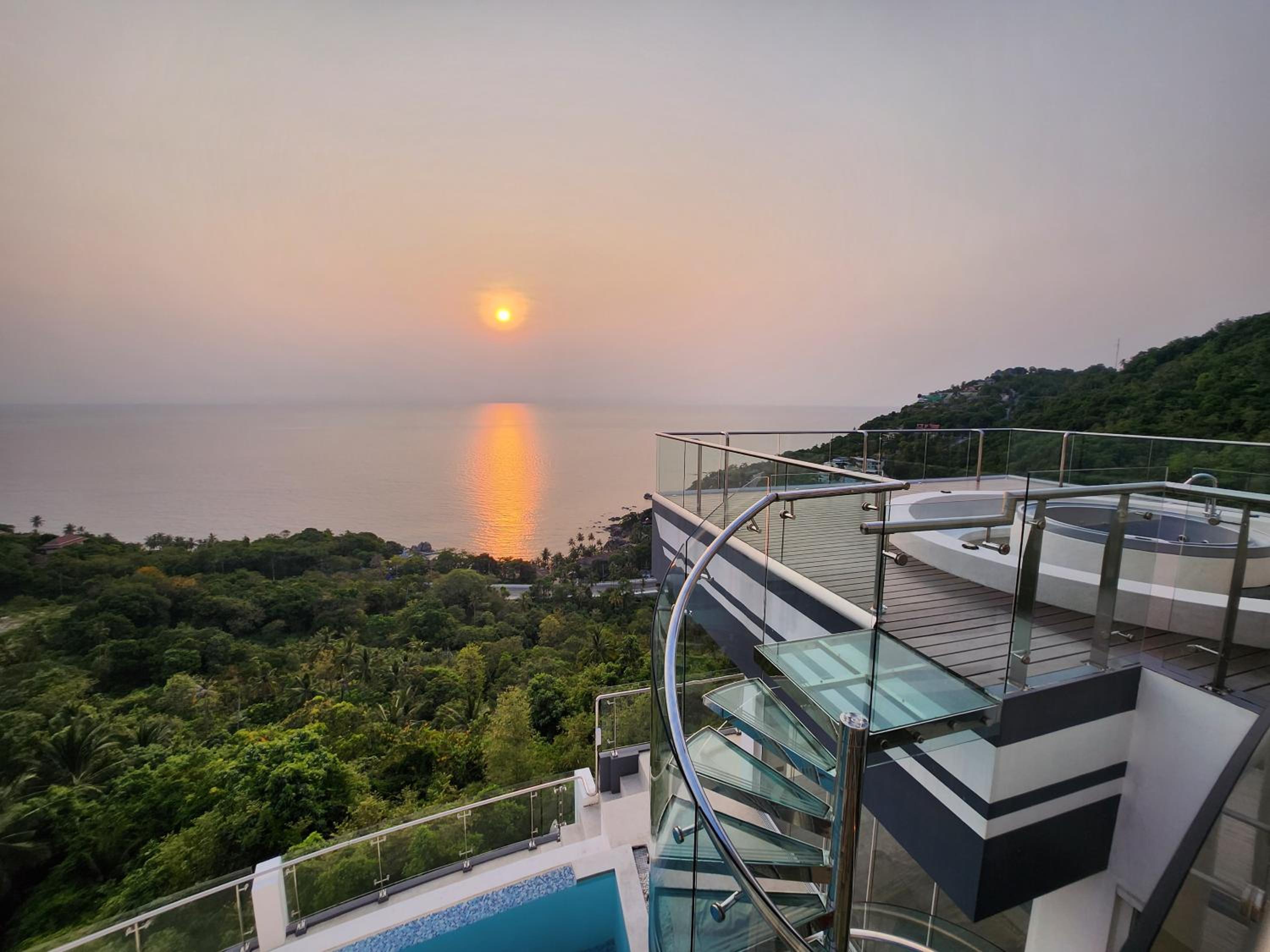 Villa Seawadee - luxurious, award-winning design Villa with amazing panoramic seaview view 3