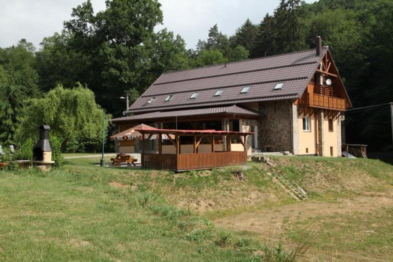 Pod Břesteckou skalou