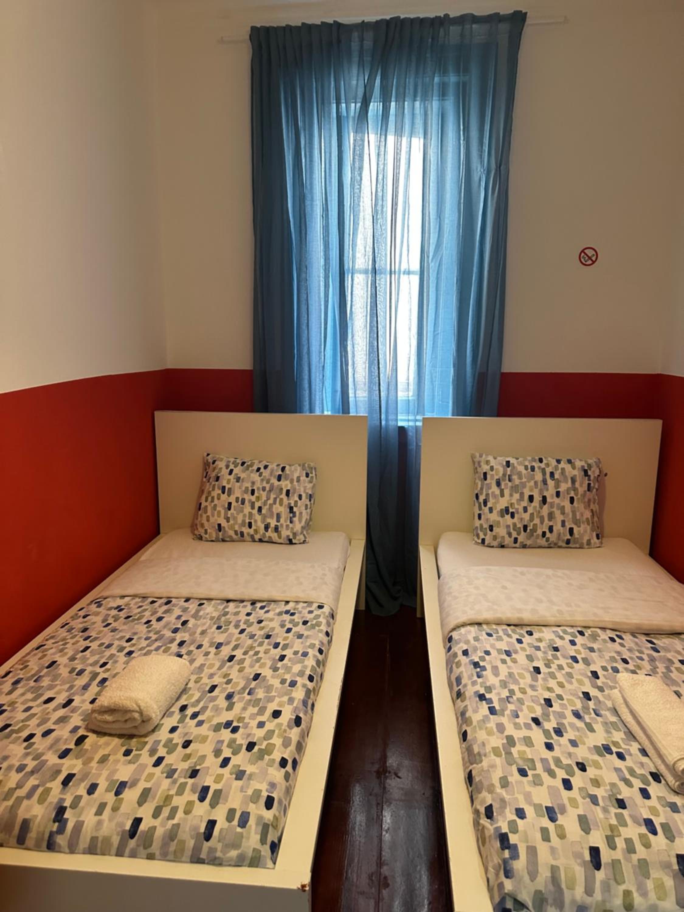Shangri-La Hostel Anjos