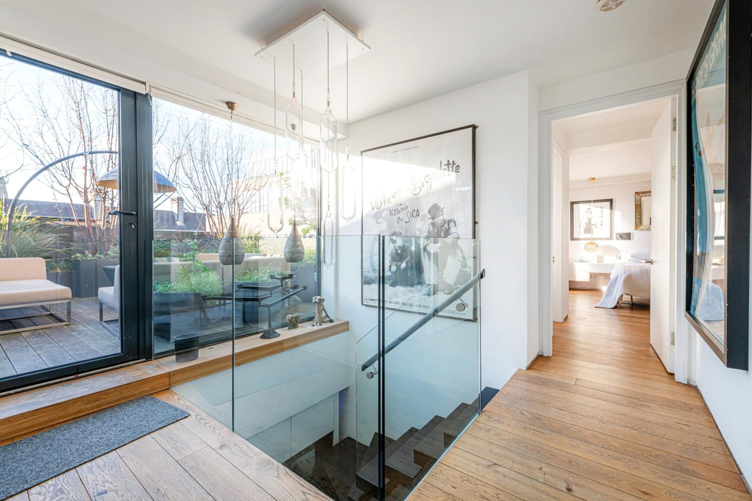 Stunning 3 bedroom, 3 bathroom duplex with terrace