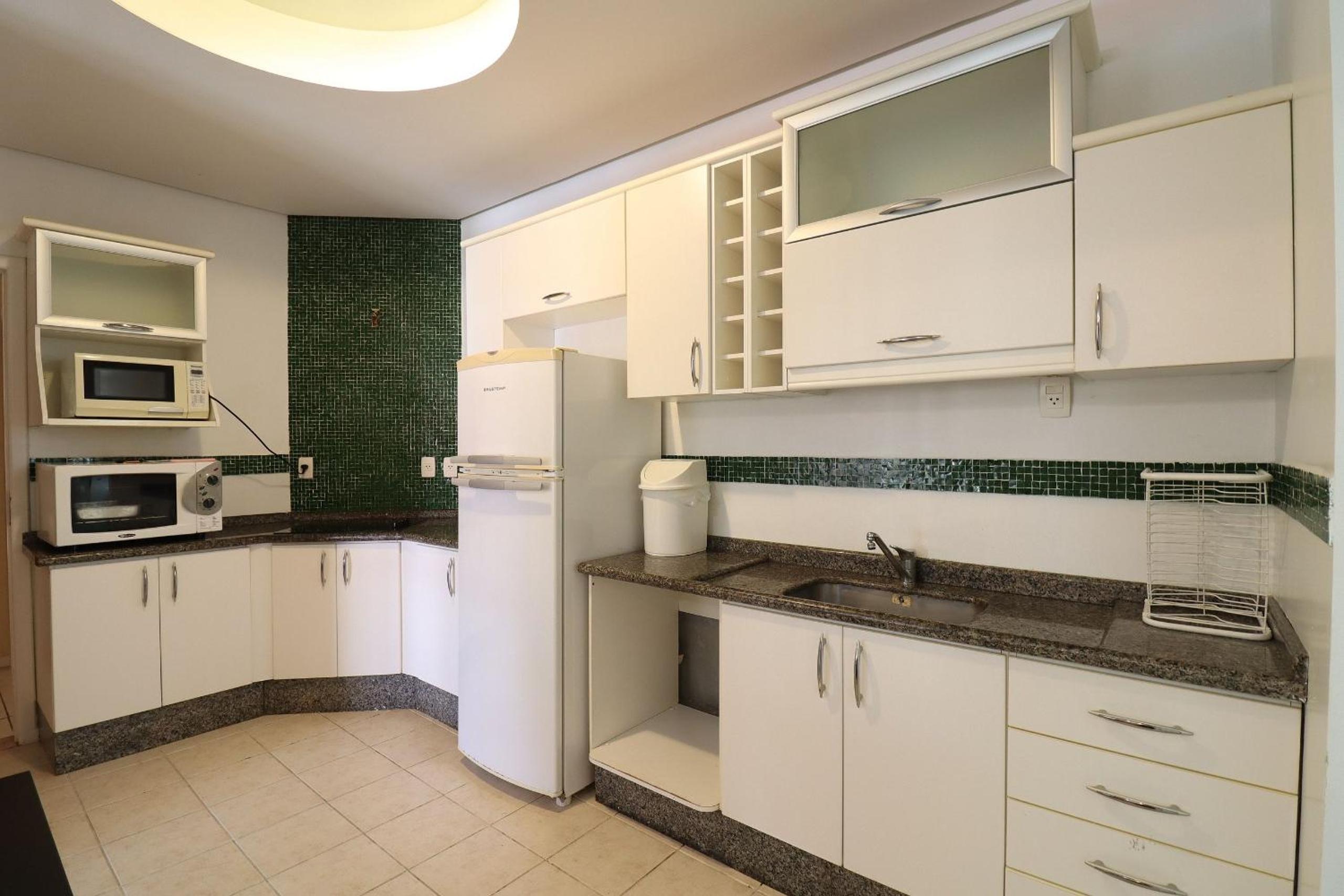 Apartment with bathtub for a relaxing bath - HB67F view 4