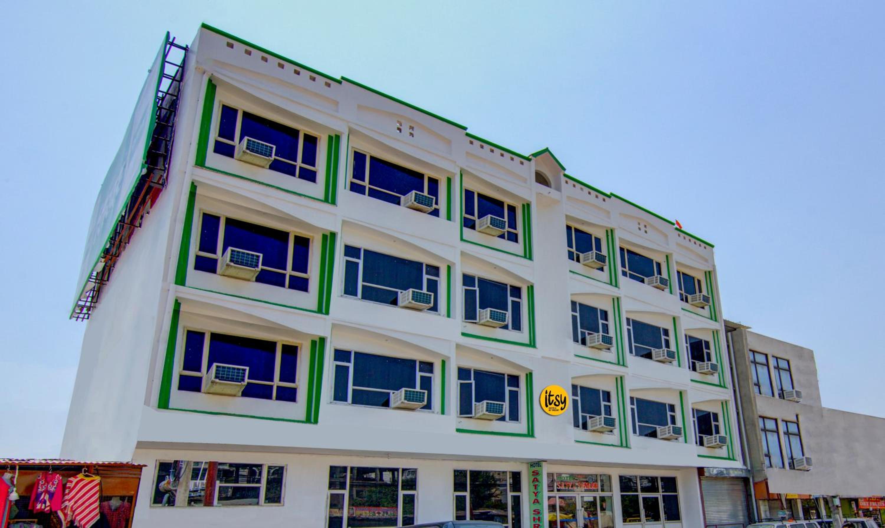 Katra Vacations - Itsy Hotels Satya Shree - Property Image 9
