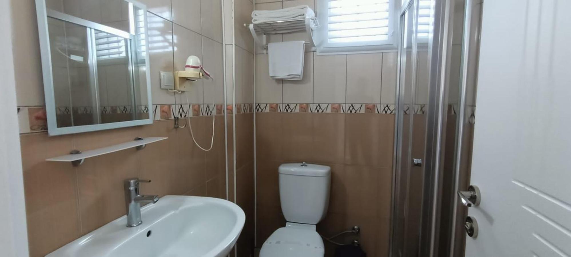 Far Life Hotel - Image 68