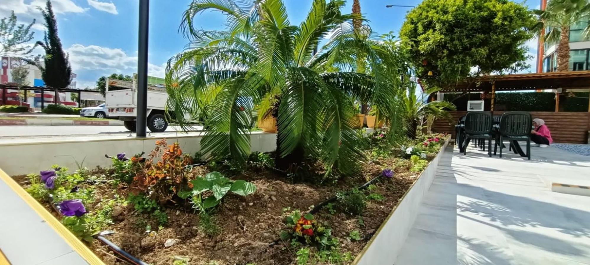 Far Life Hotel - Image 6