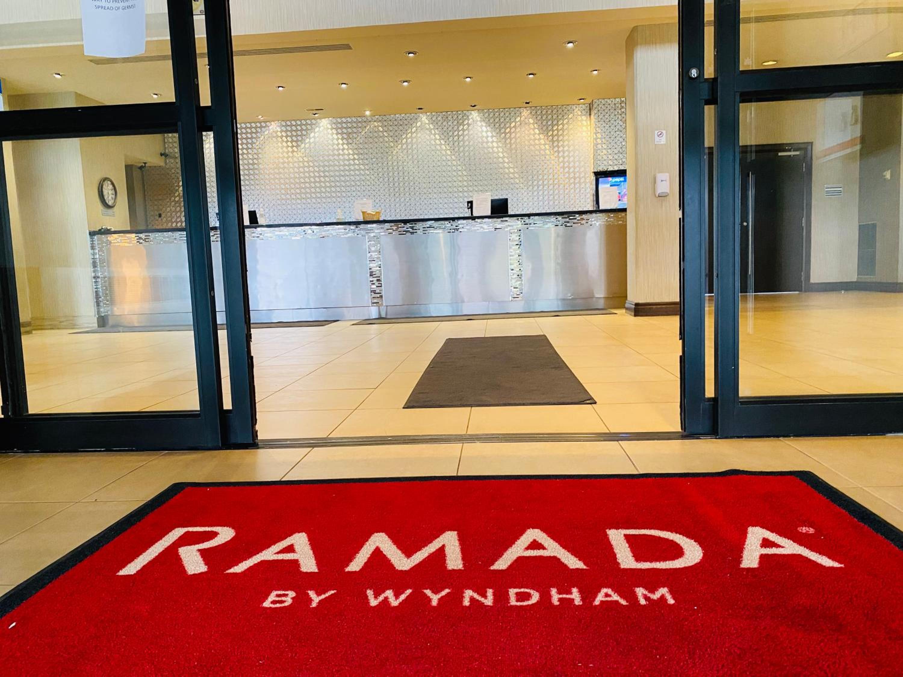 Belleville Vacations - Ramada by Wyndham Belleville Harbourview Conference Center - Property Image 1