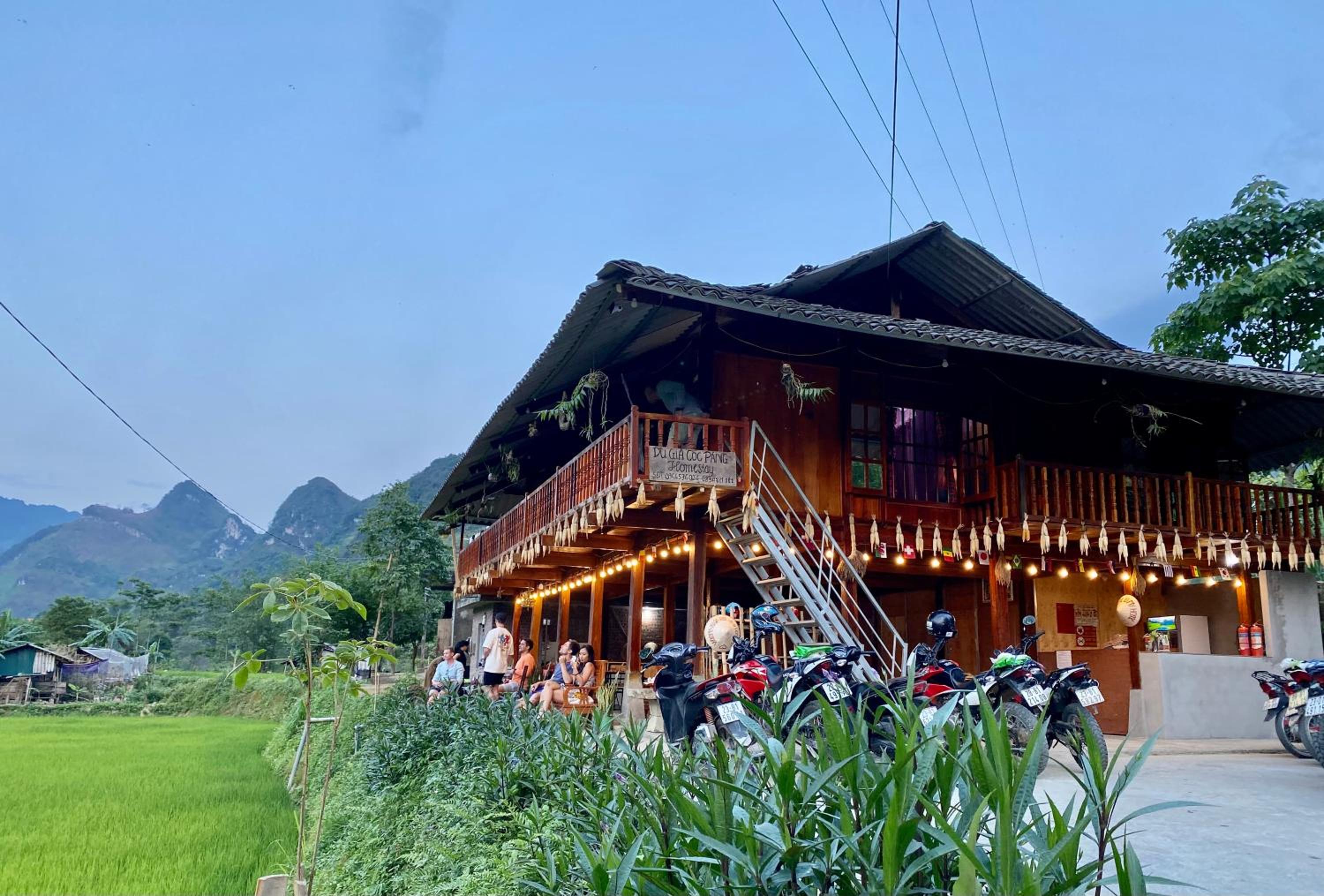 Du Gia Field View Homestay