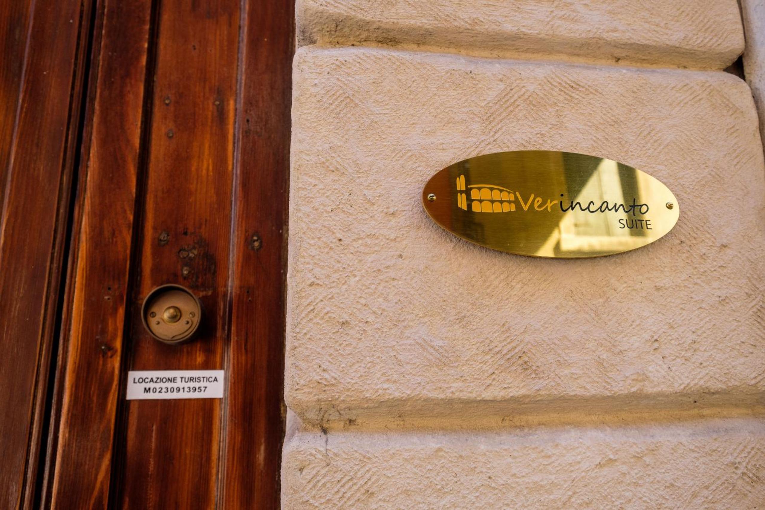 Verincanto Suite In old Verona Downtown view 2
