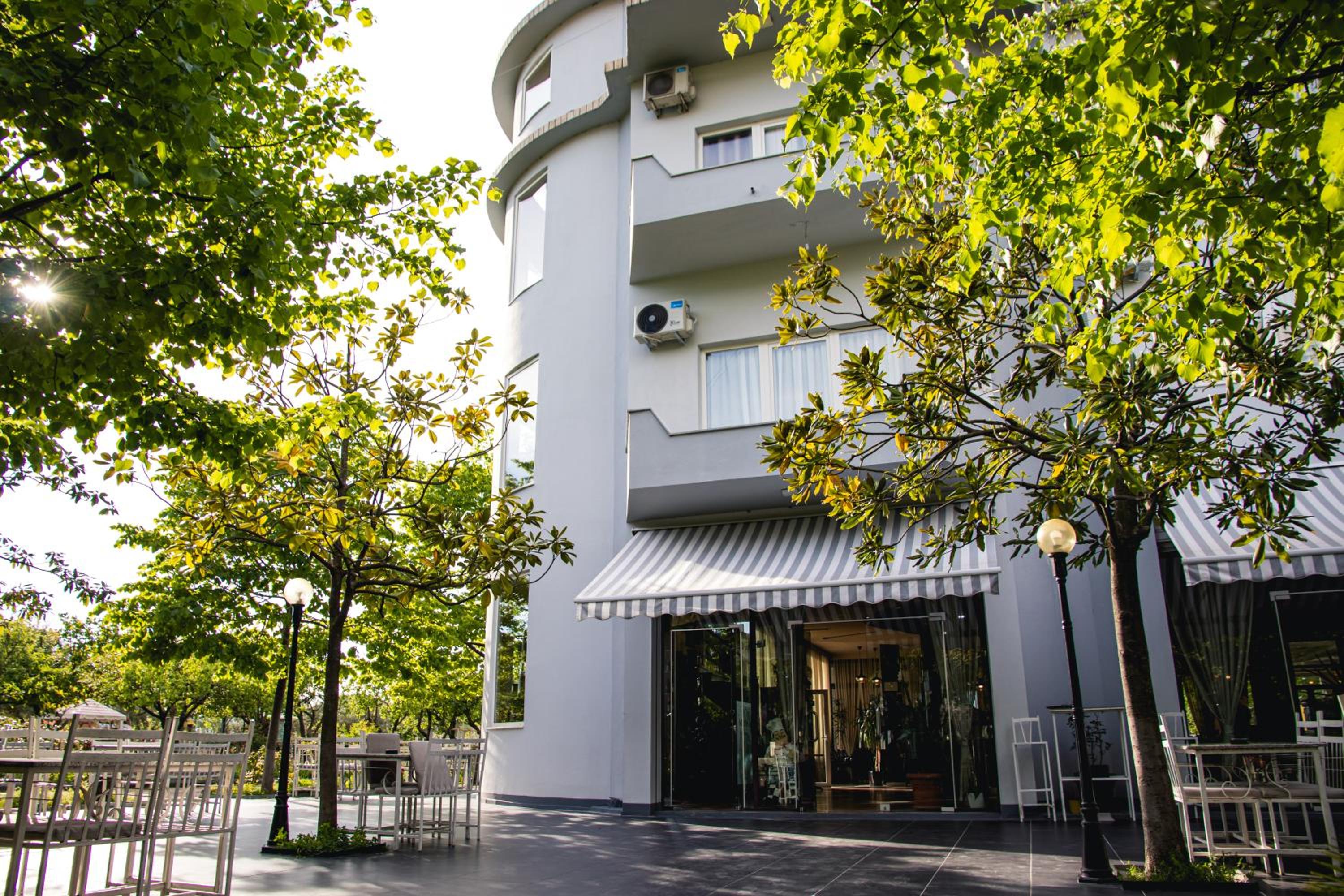 Hotel Blini - Image 1